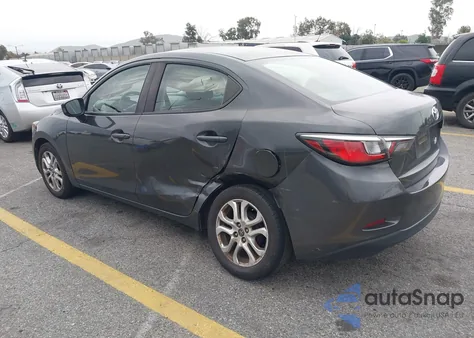 2018 Toyota Yaris Ia из США, поврежденный, VIN 3MYDLBYV6JY329573